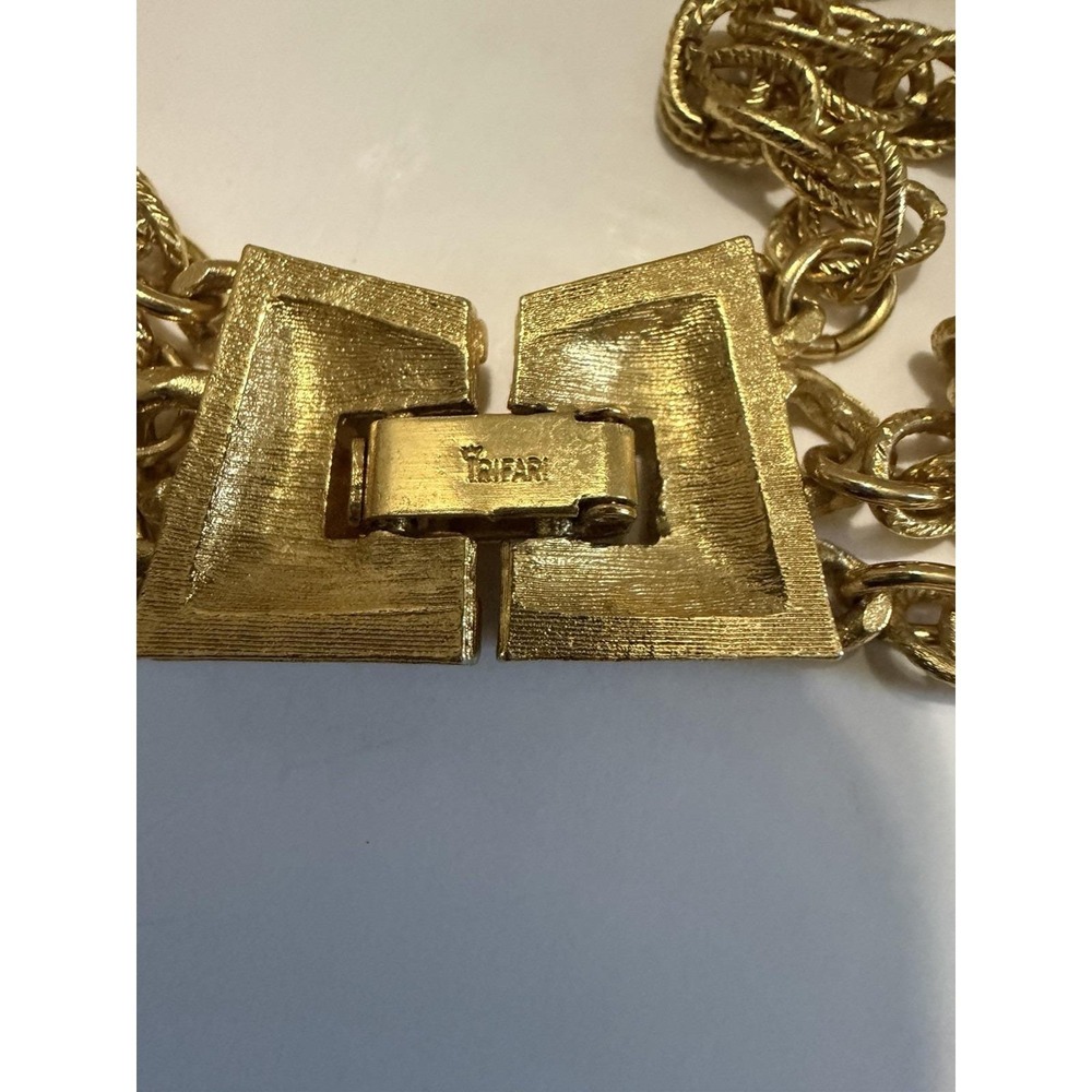 Vintage Crown Trifari Gold Tone White Cabochon Multi Strand Pendant Necklace - Picture 7 of 10